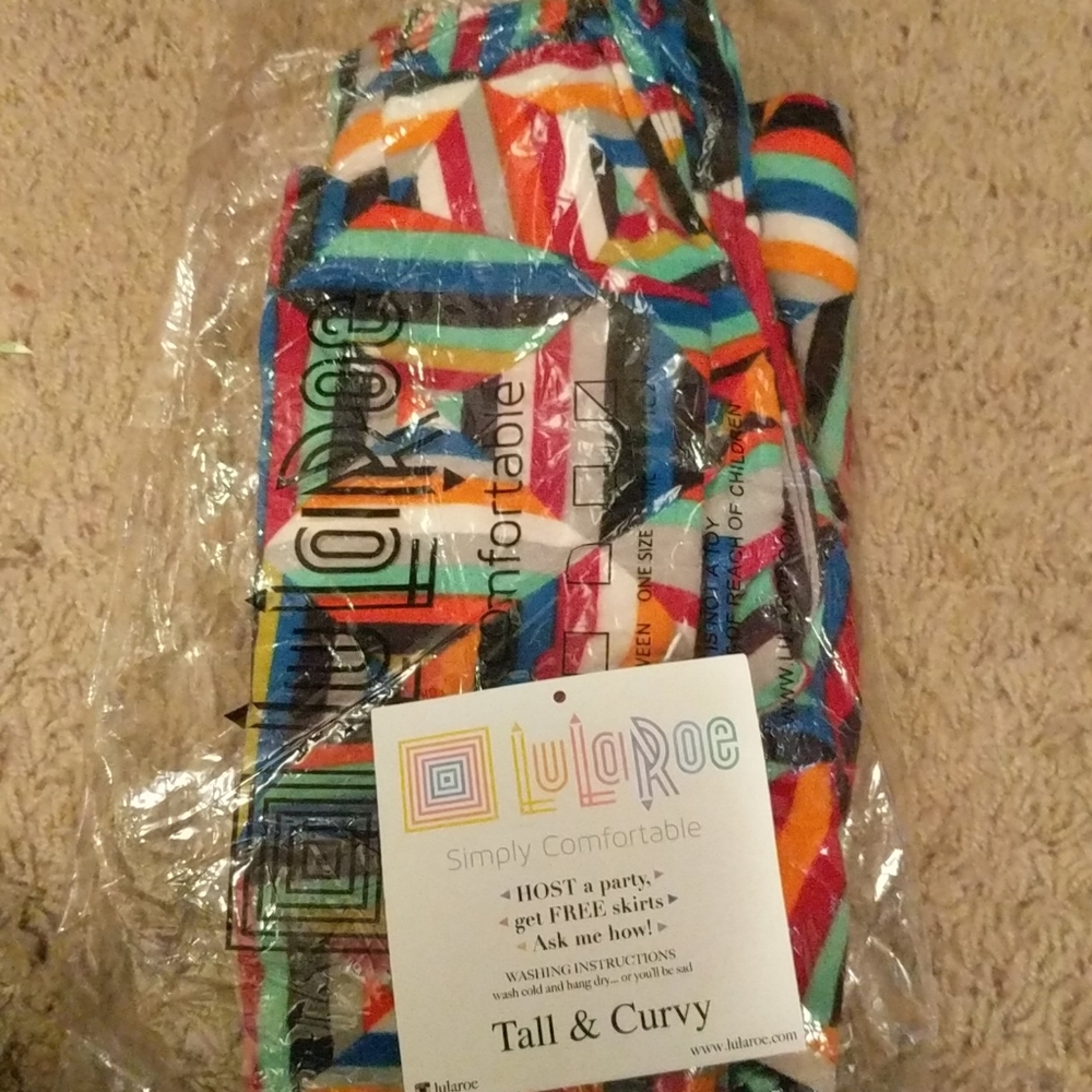 New with Tags Lularoe Tall & Curvy TC Leggings